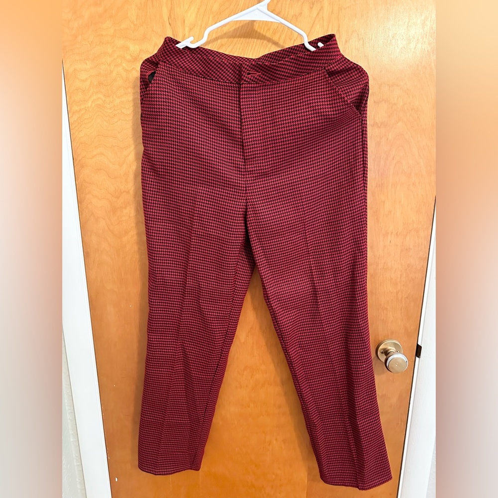 Black and red forever 21 trouser